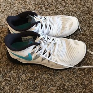 Nike sneakers size 8 women’s